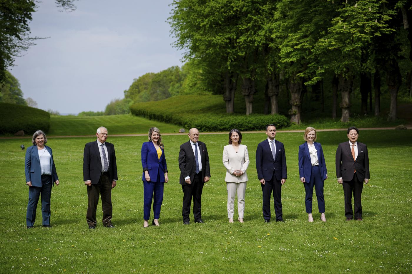 G7