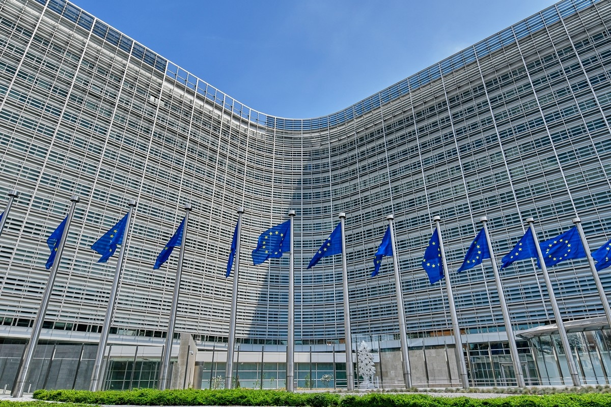 UE