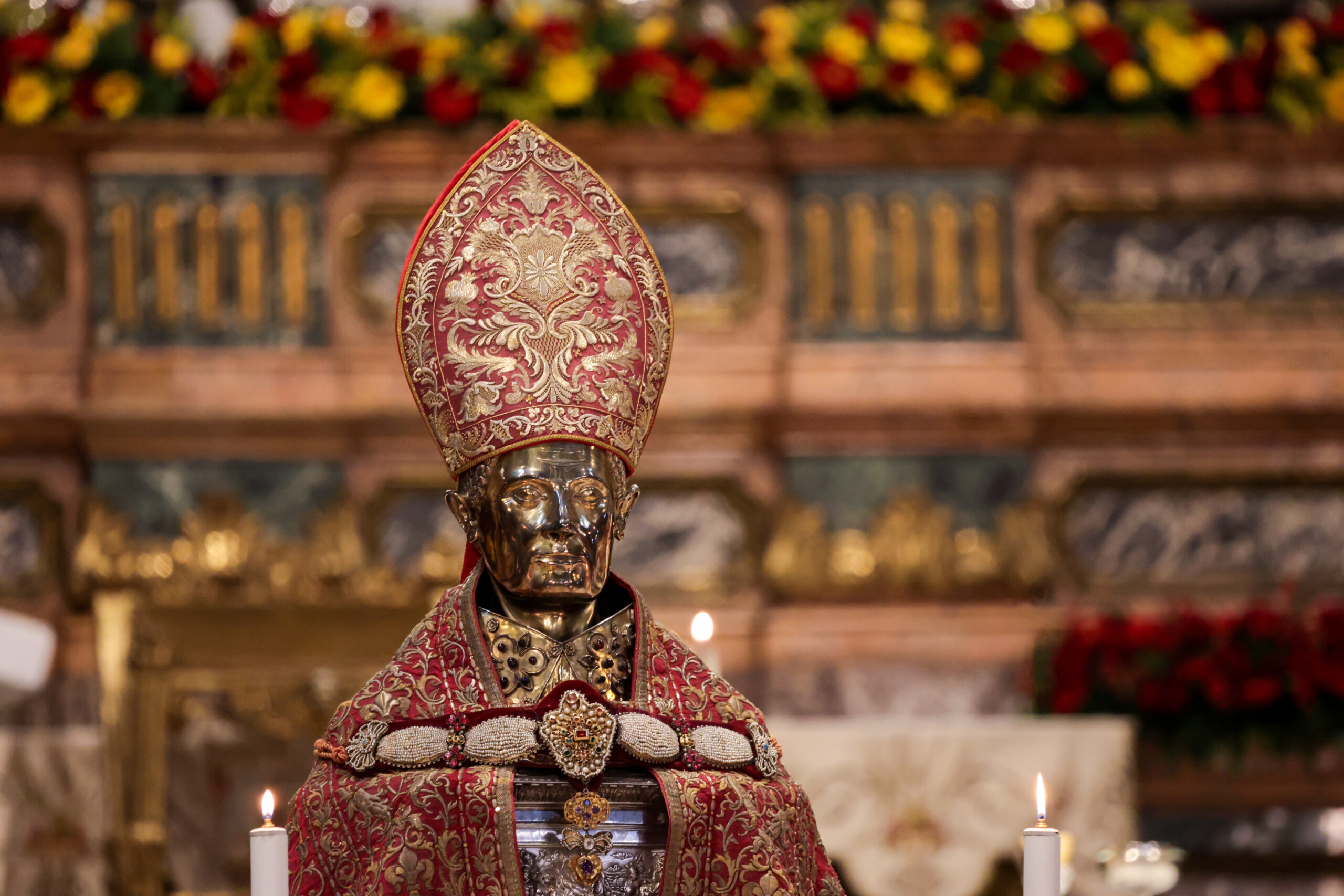 eglise le prodige de la liquefaction du sang de saint gennaro se repete a naples scaled