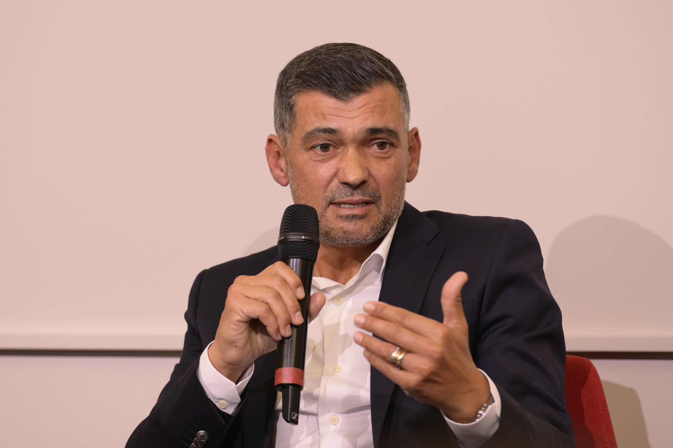 football conceicao quest ce qui na pas fonctionne au milan il ny a pas quune seule chose scaled