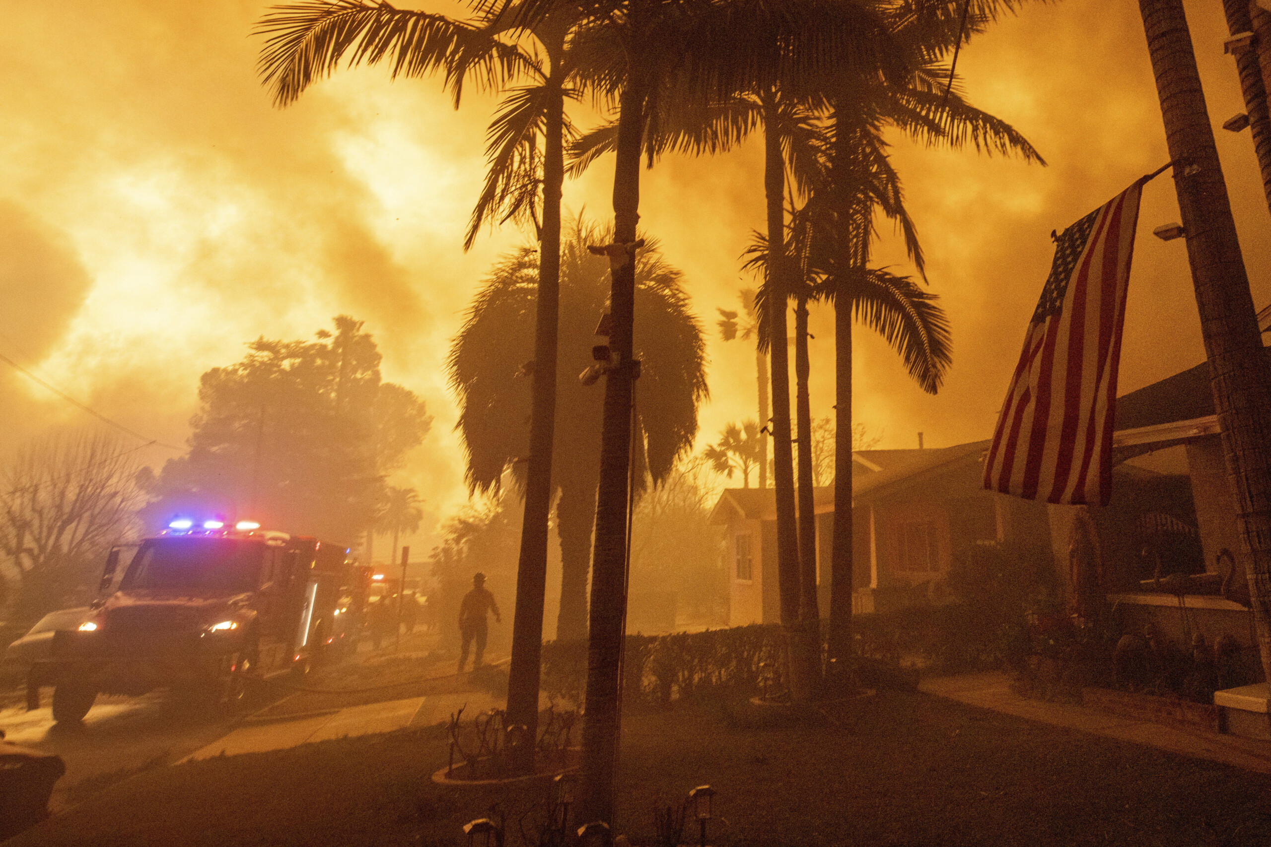 etats unis incendies a los angeles evacuation ordonnee a hollywood scaled