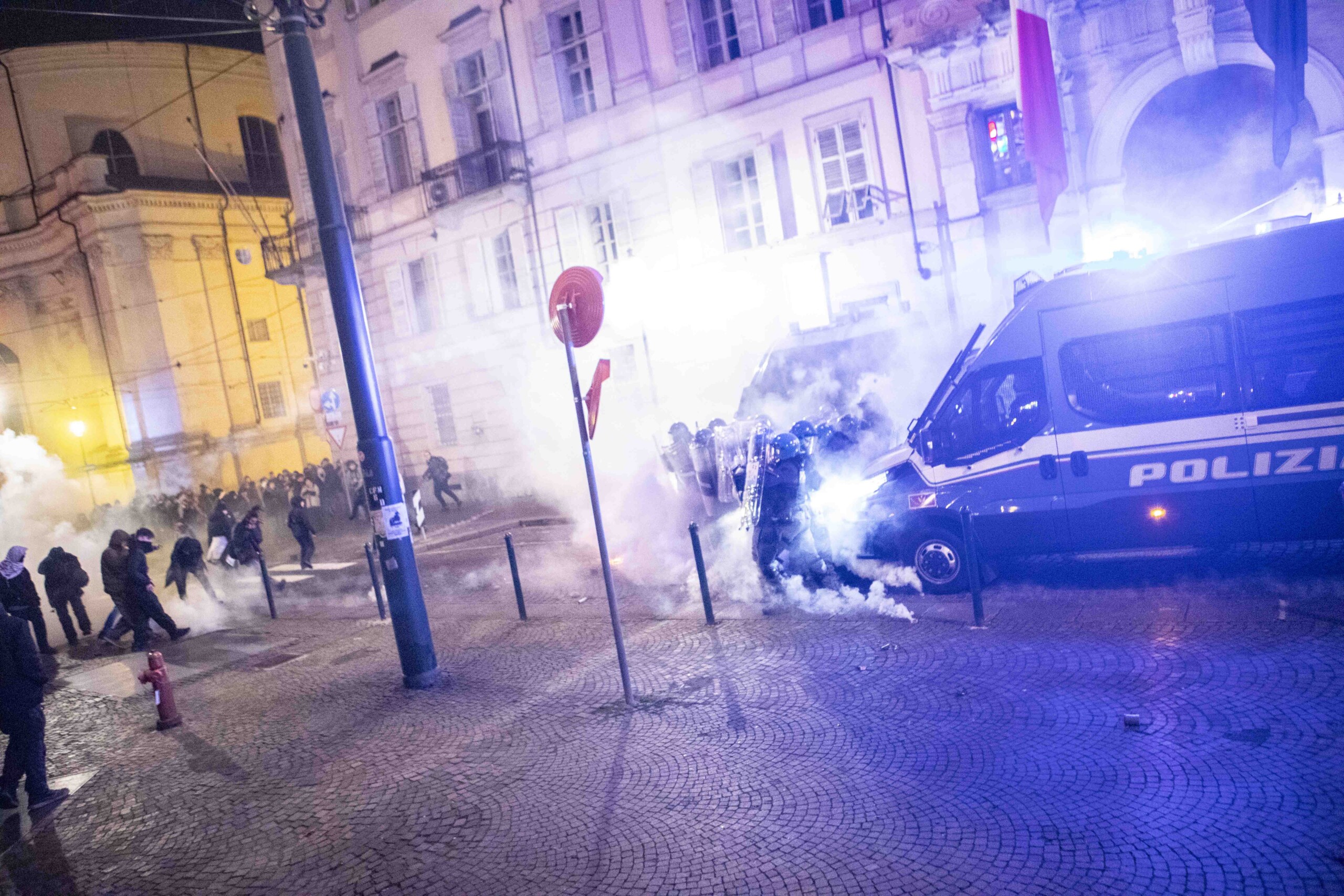 turin tensions lors du cortege pour ramy scaled