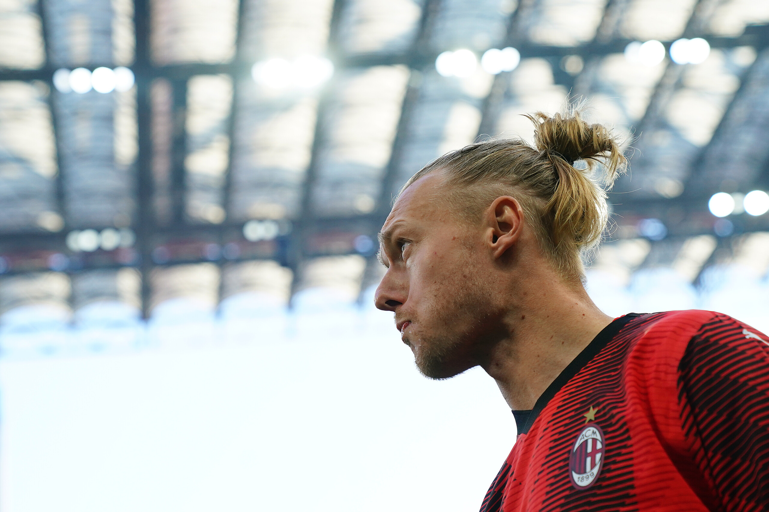 football lancien joueur de milan et de rome simon kjaer annonce sa retraite scaled