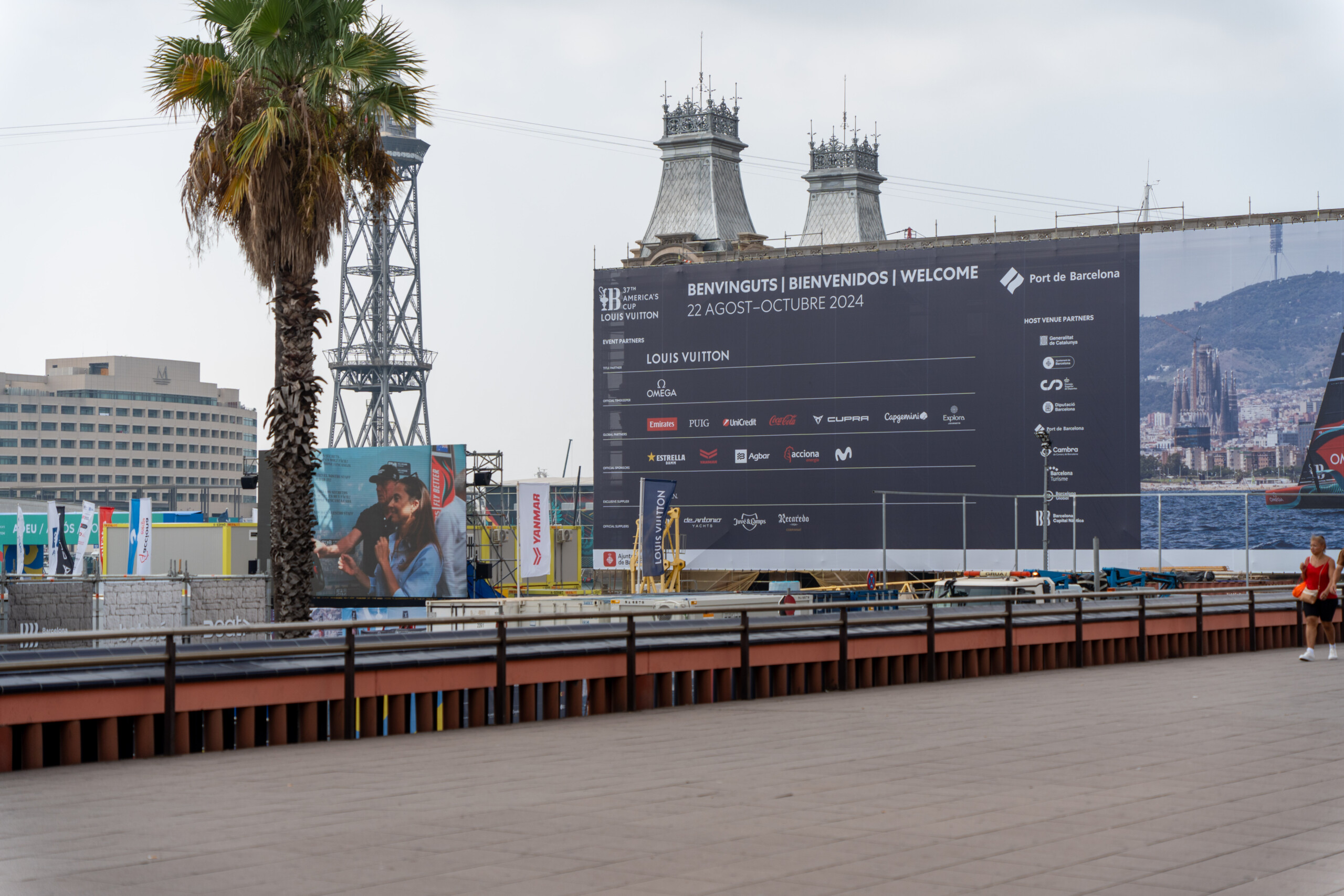 espagne explosion dans le port de barcelone un mort et un blesse scaled