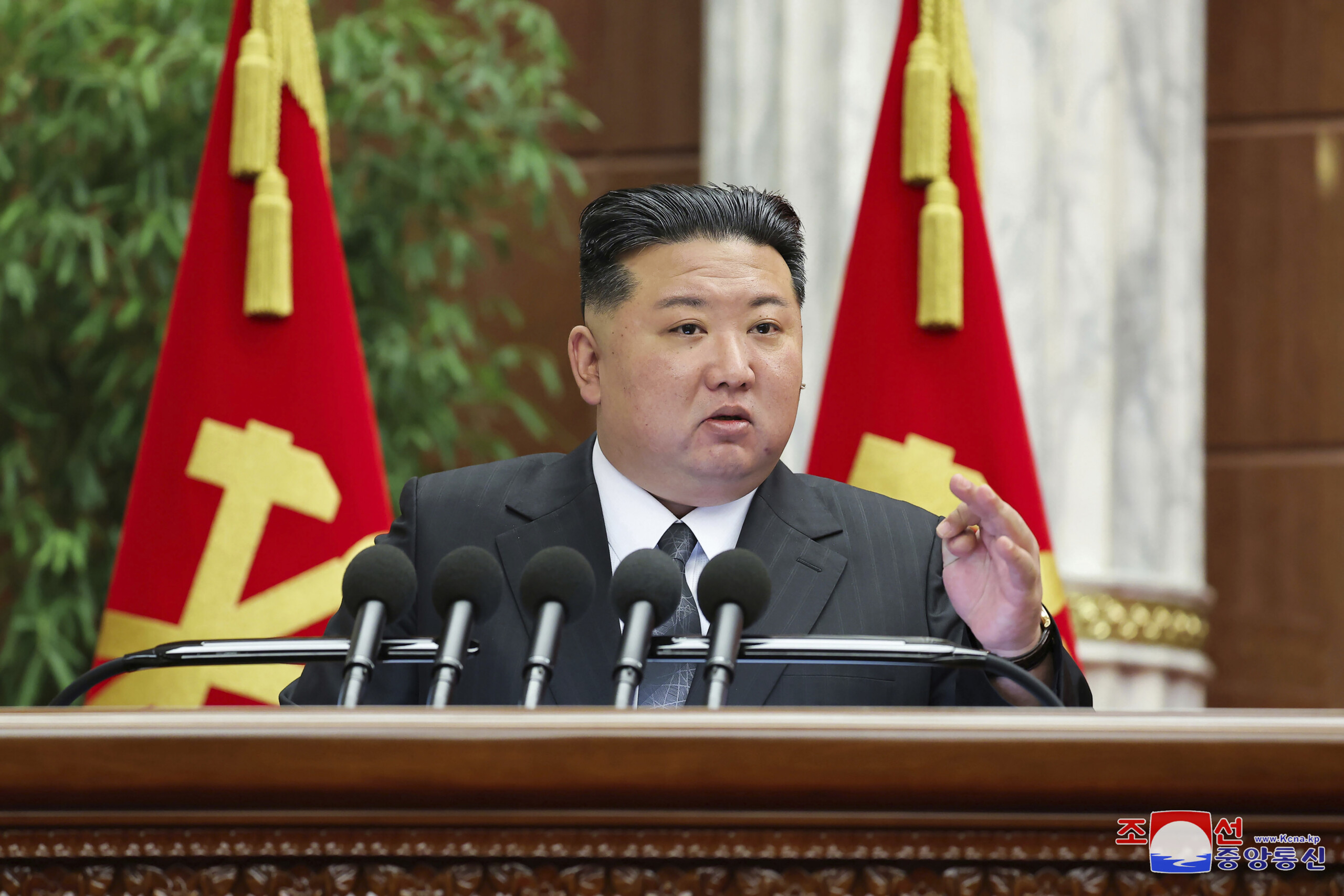 coree du nord kim visite le site nucleaire et appelle au renforcement des activites scaled