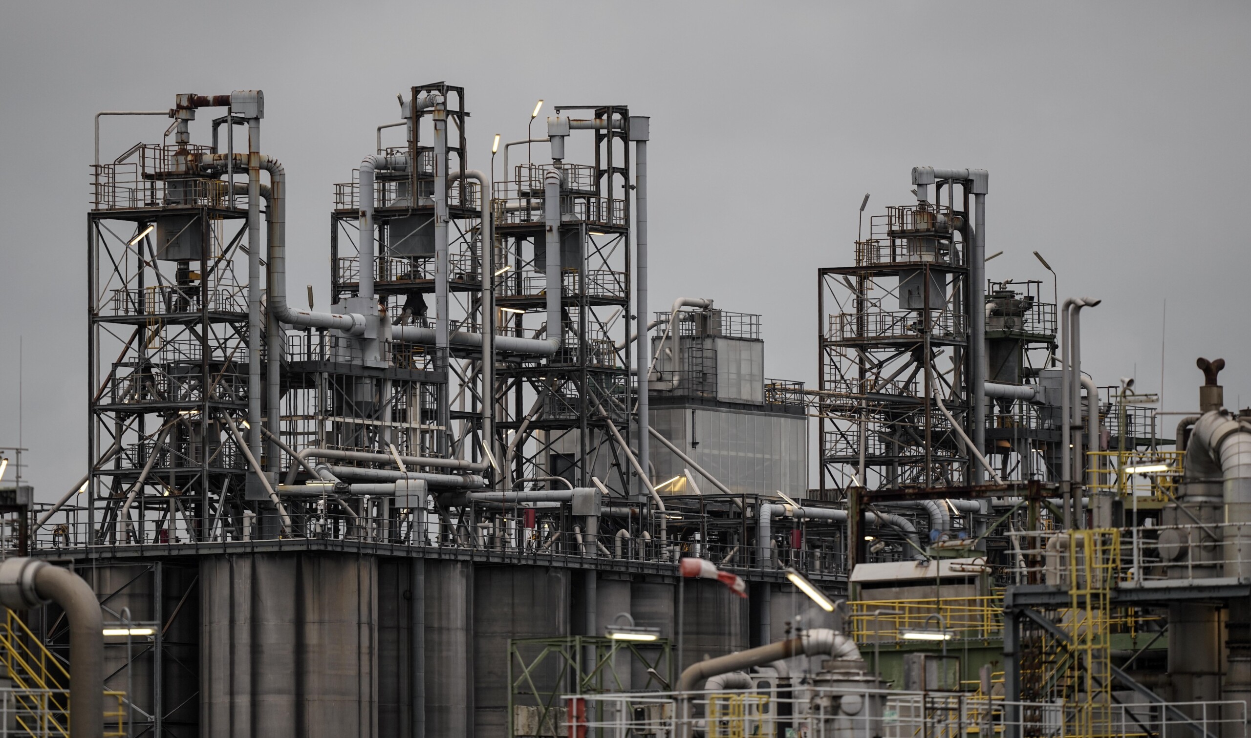 ukraine les nouvelles sanctions de lue ninterdiront pas les importations de gaz russe scaled
