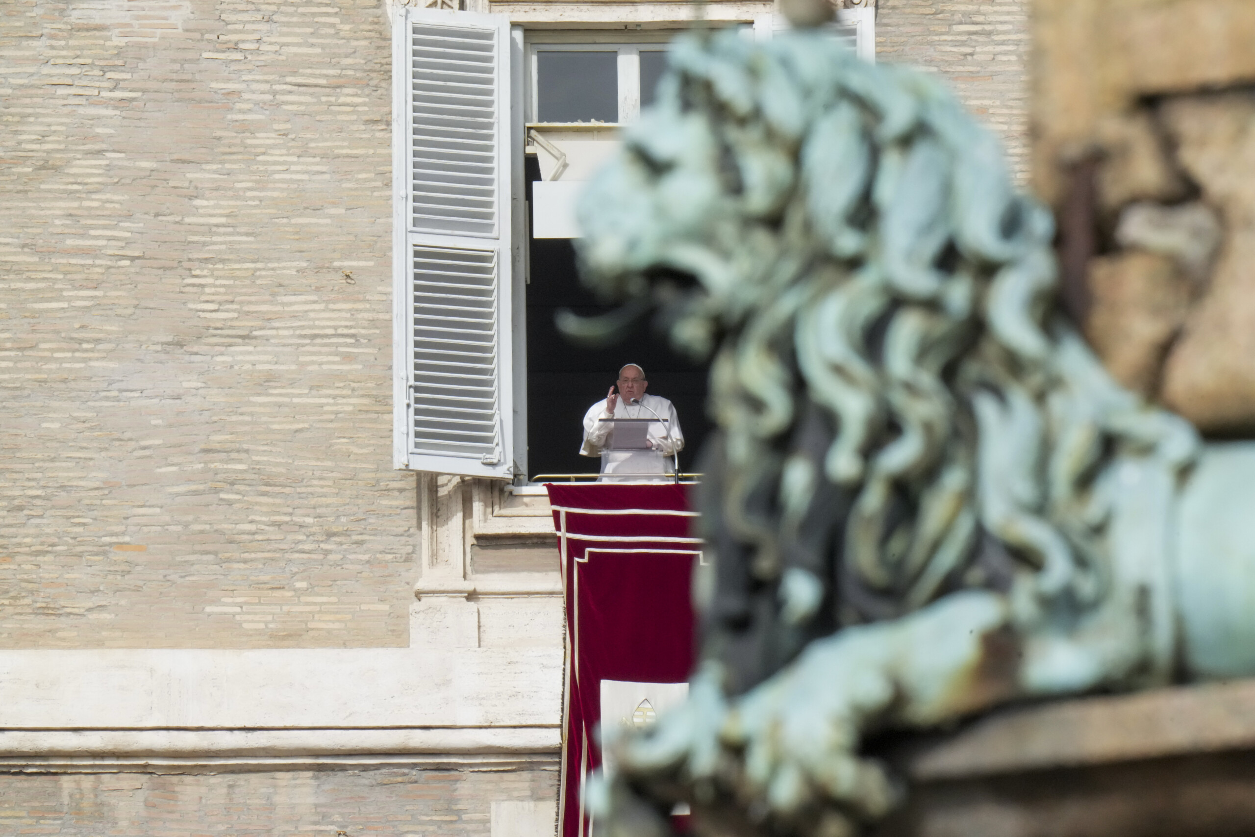 pape les jeunes couples ne doivent pas avoir peur de donner naissance a des enfants scaled