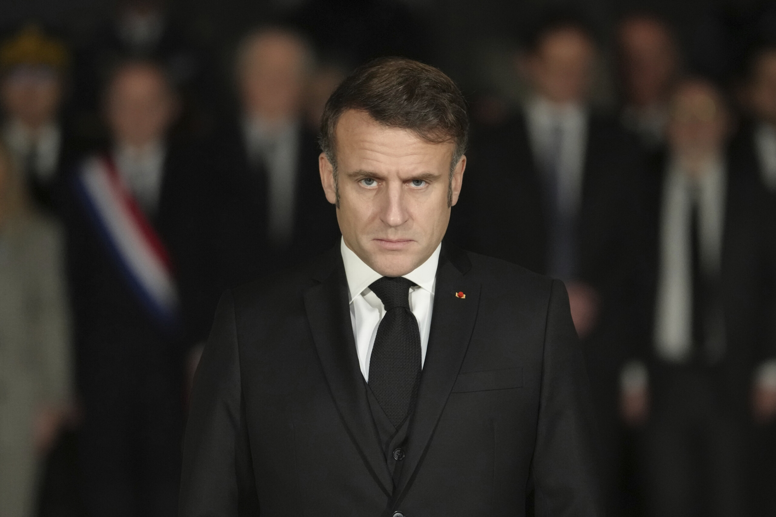 etats unis macron lue devra se lever et reagir sur les droits de douane scaled