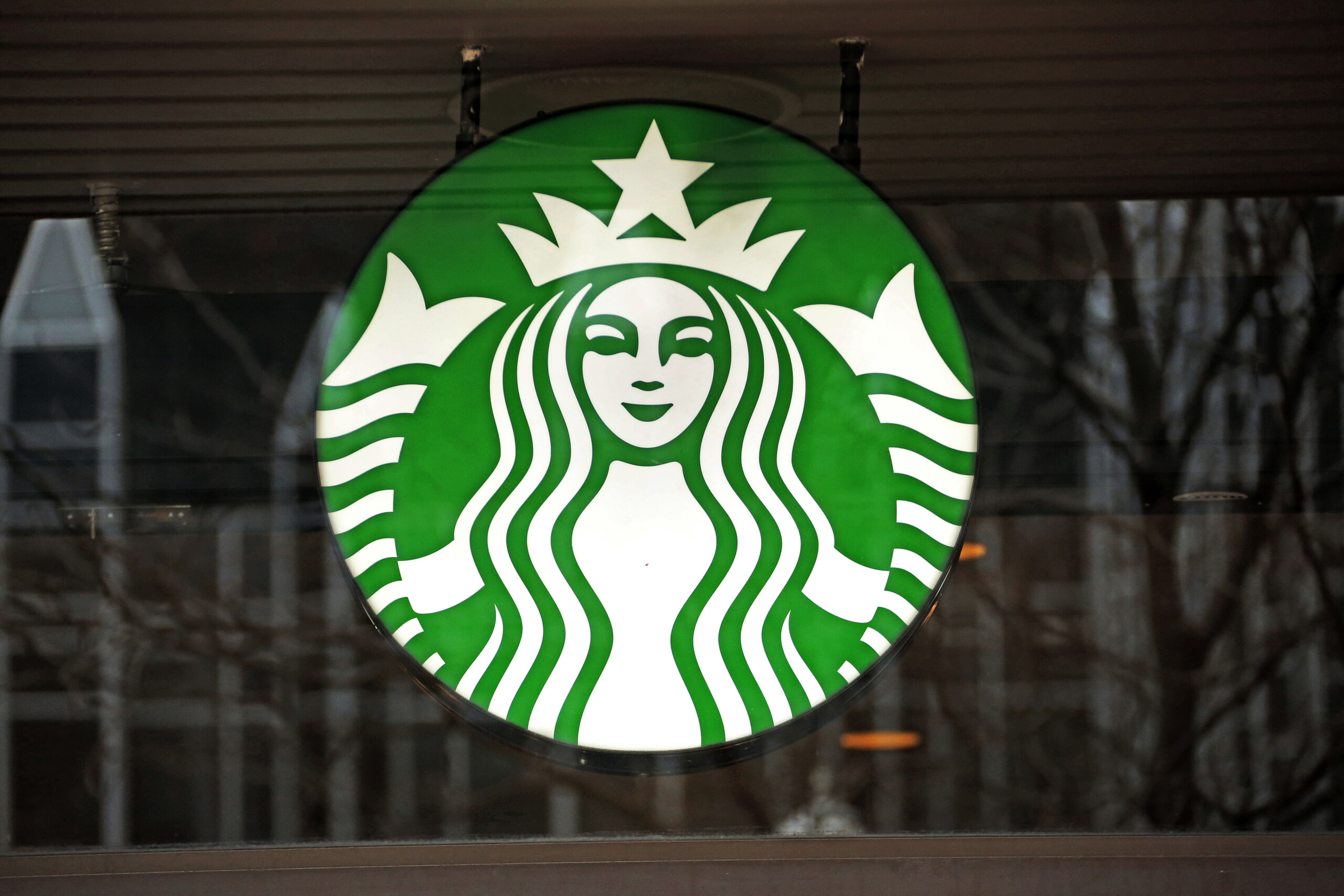 starbucks va licencier 1 100 employes dans le monde scaled