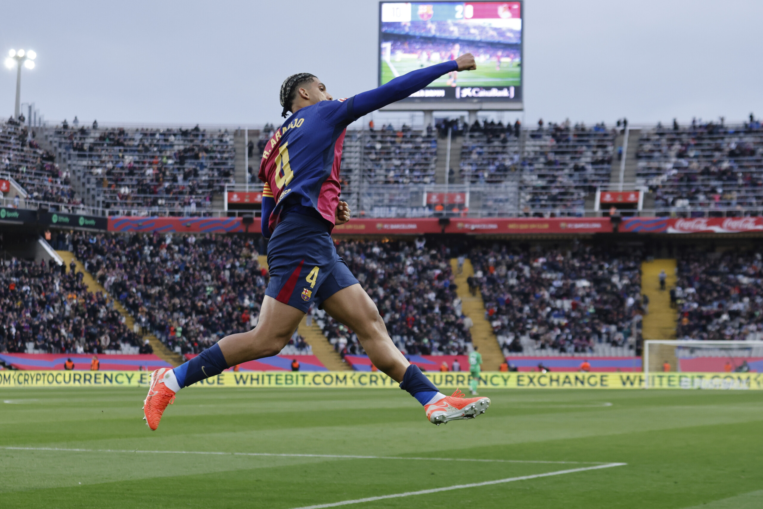 barcelone bat la real sociedad 4 0 en liga et prend la tete du championnat scaled