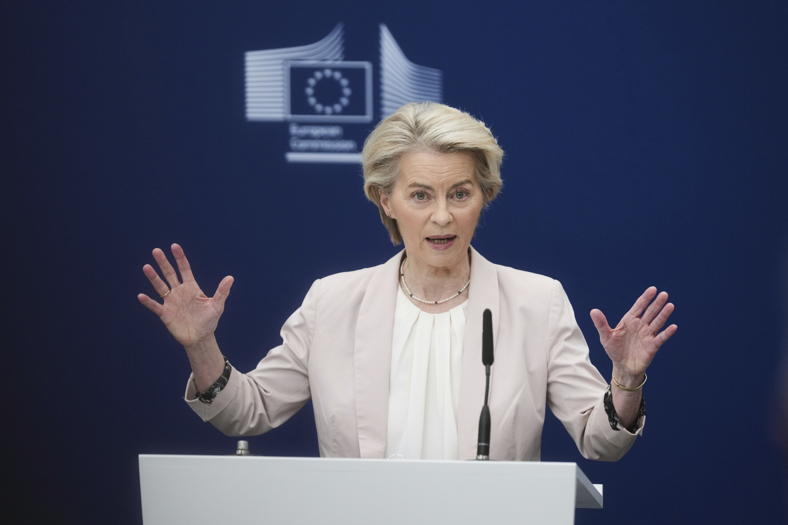 defense von der leyen nous vivons dans une ere de crise lue prete a augmenter les depenses militaires scaled
