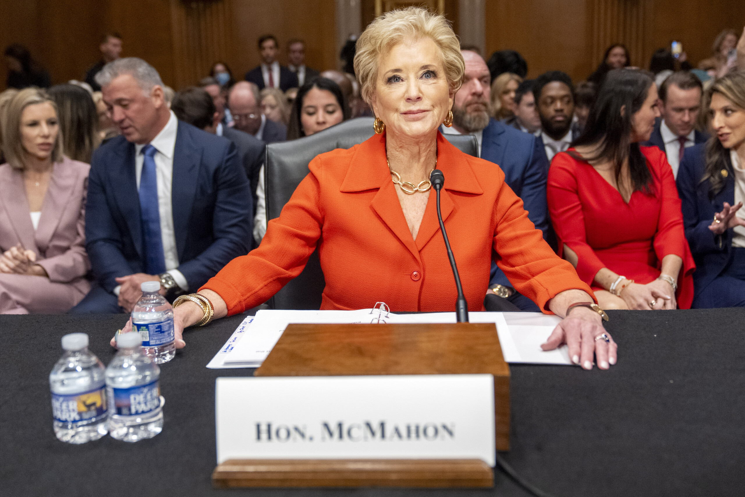 etats unis linda mcmahon confirmee a la tete du departement de leducation scaled