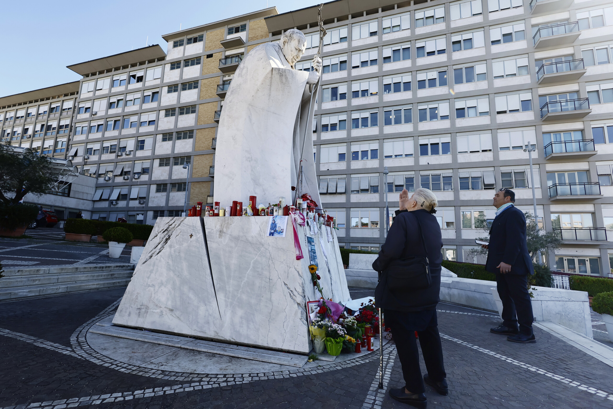 le pape francois saint siege bergoglio a dormi toute la nuit il poursuit maintenant son repos scaled