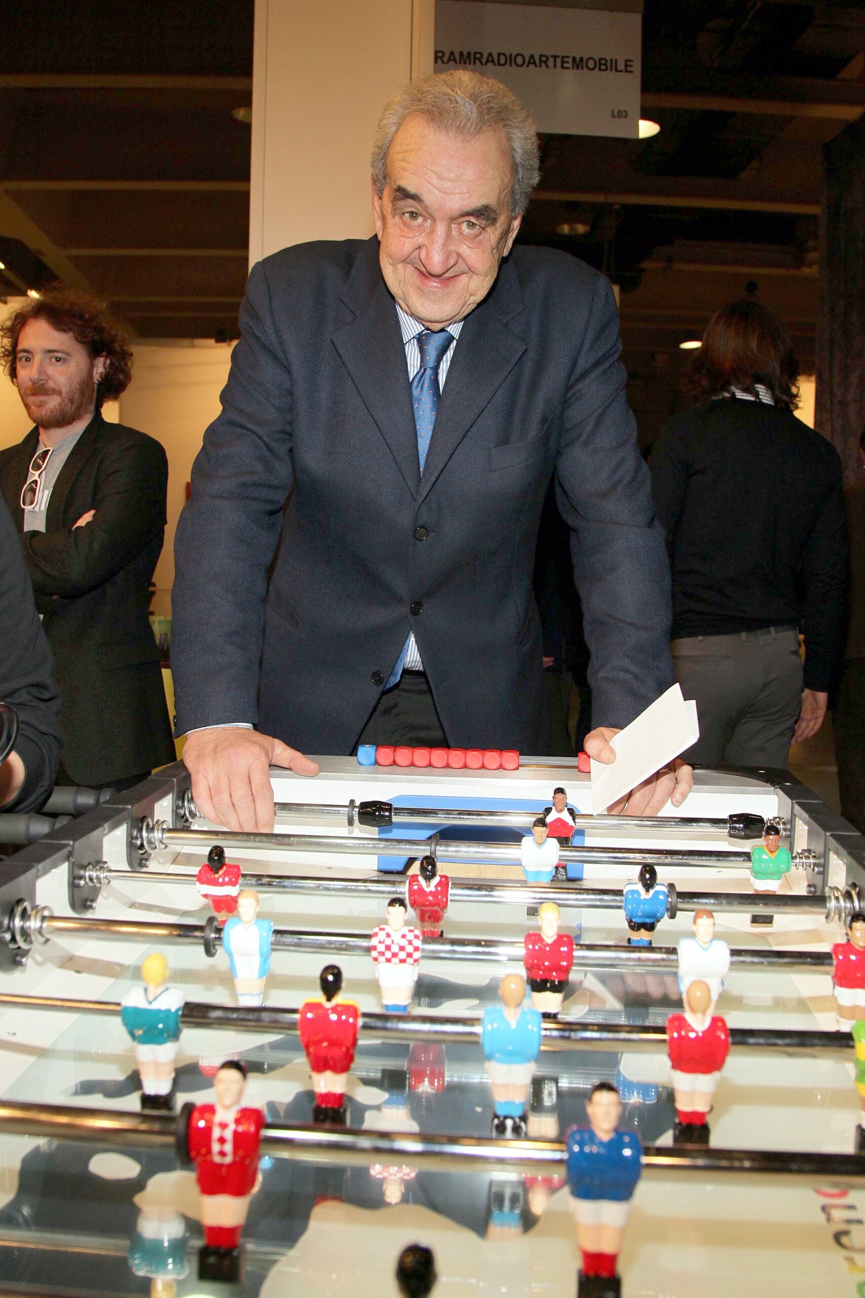 meloni pizzul la voix historique du football italien une icone intemporelle scaled