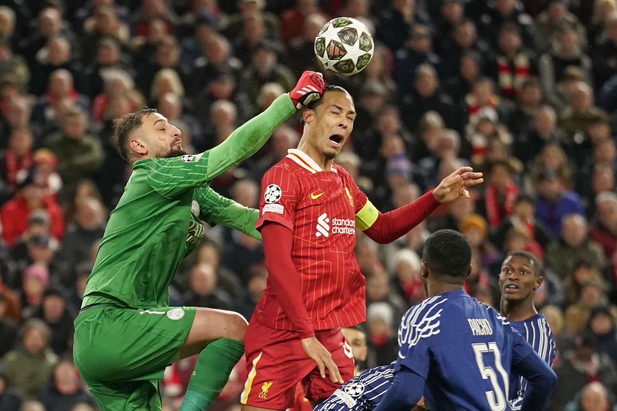 football presse francaise donnarumma symbole de la victoire du psg aux tirs au but super heros