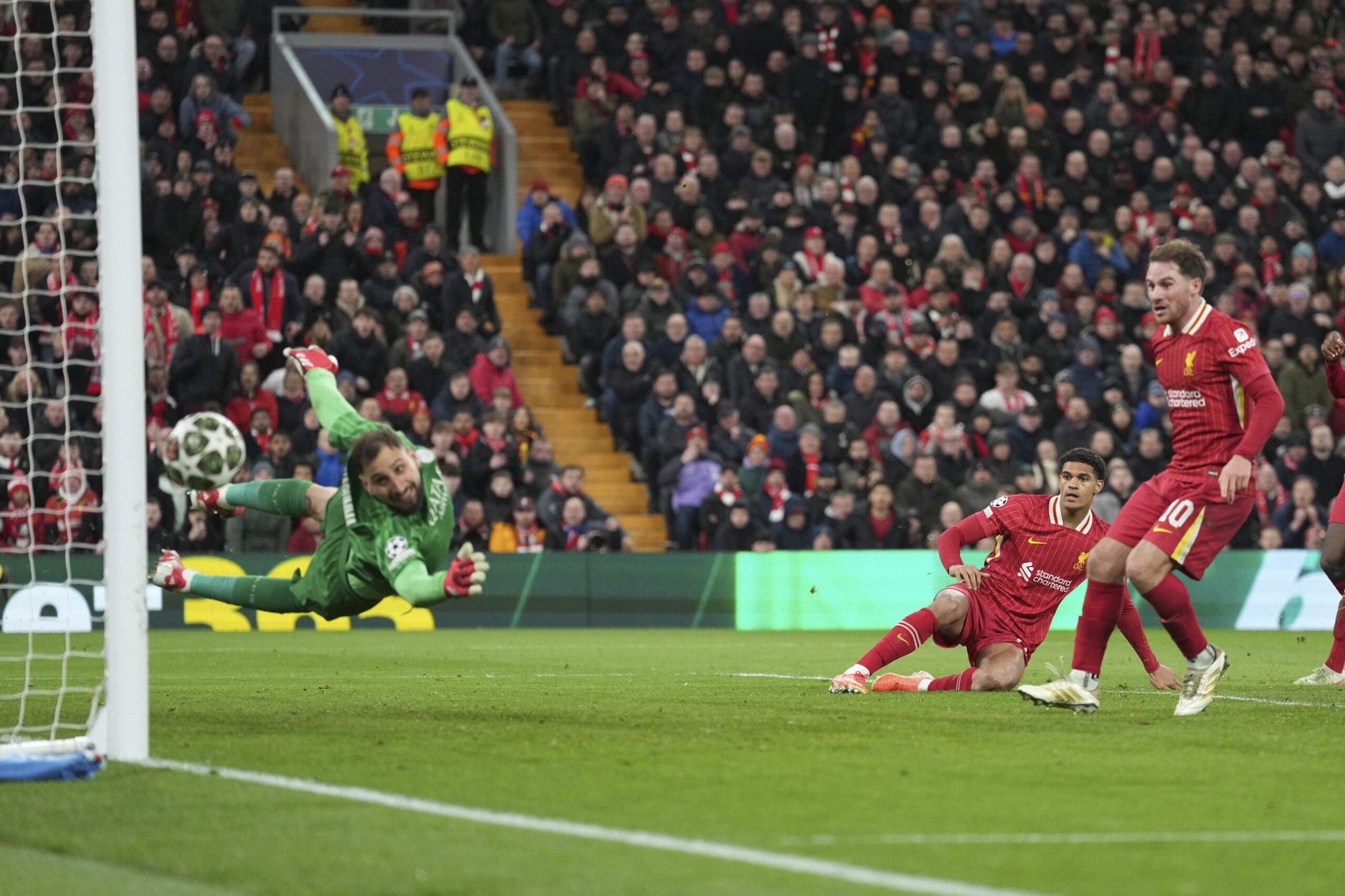 ligue des champions le bayern affrontera linter en quarts le psg se qualifie grace a donnarumma liverpool elimine scaled