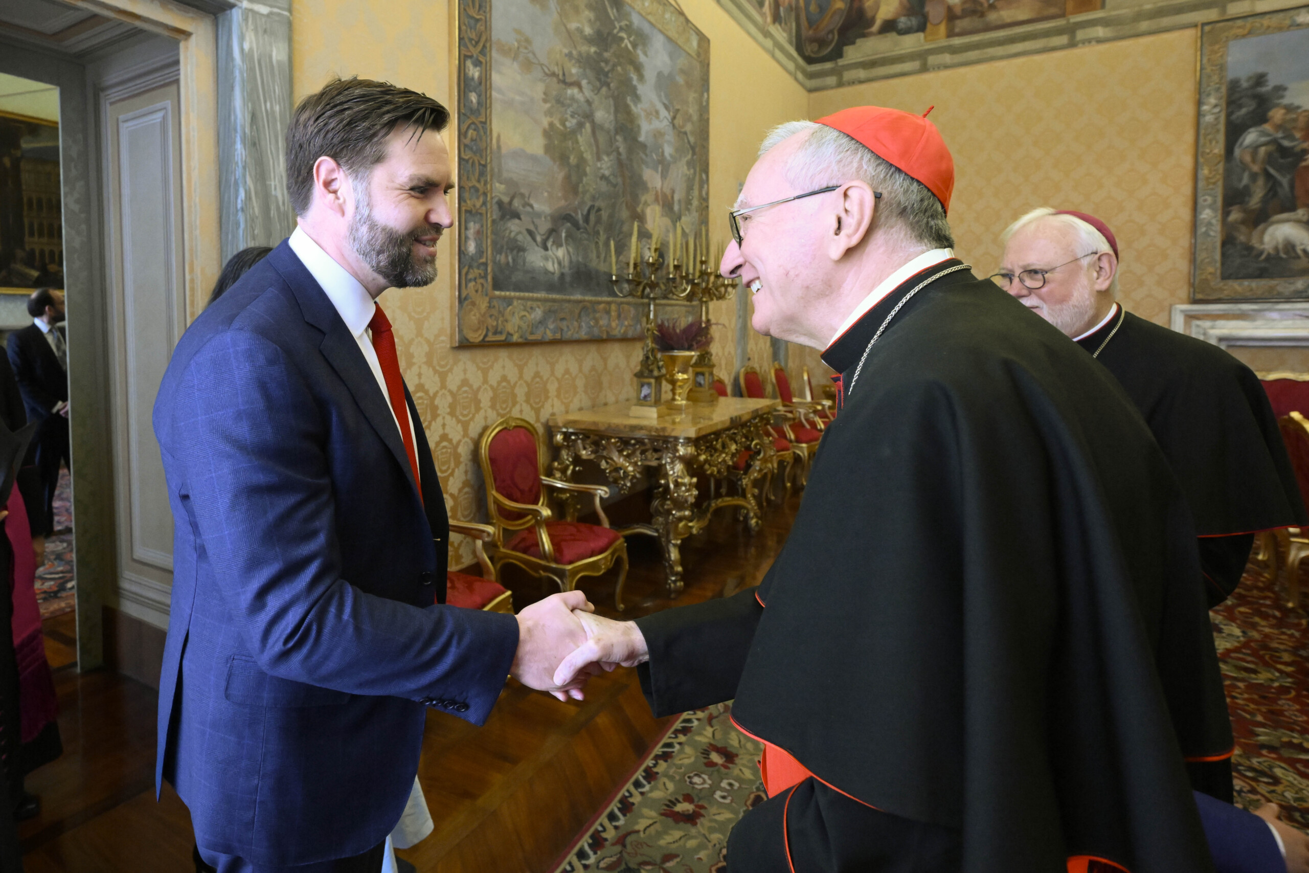 vatican fin de la rencontre parolin vance focus sur les guerres les migrants et les refugies scaled