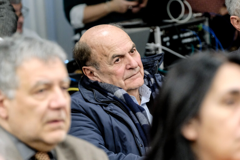 ue bersani le gouvernement est soumis a trump si leurope negocie cest a bruxelles
