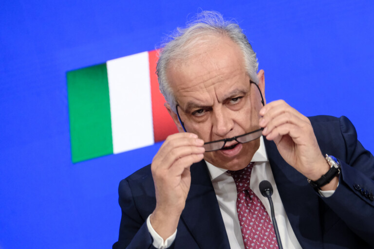 pape piantedosi 182 delegations etrangeres dont la moitie avec des chefs detat ou de gouvernement