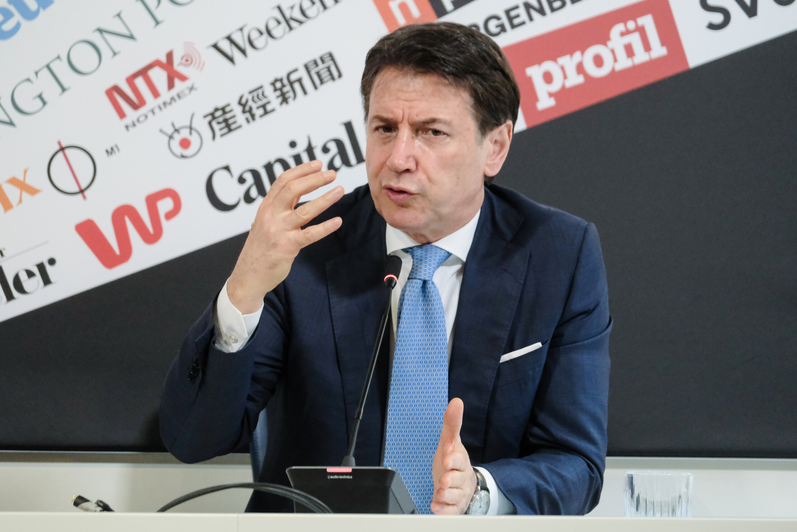 travail conte meloni est sur mars les droits ne sont pas une bougie a allumer le 1er mai scaled