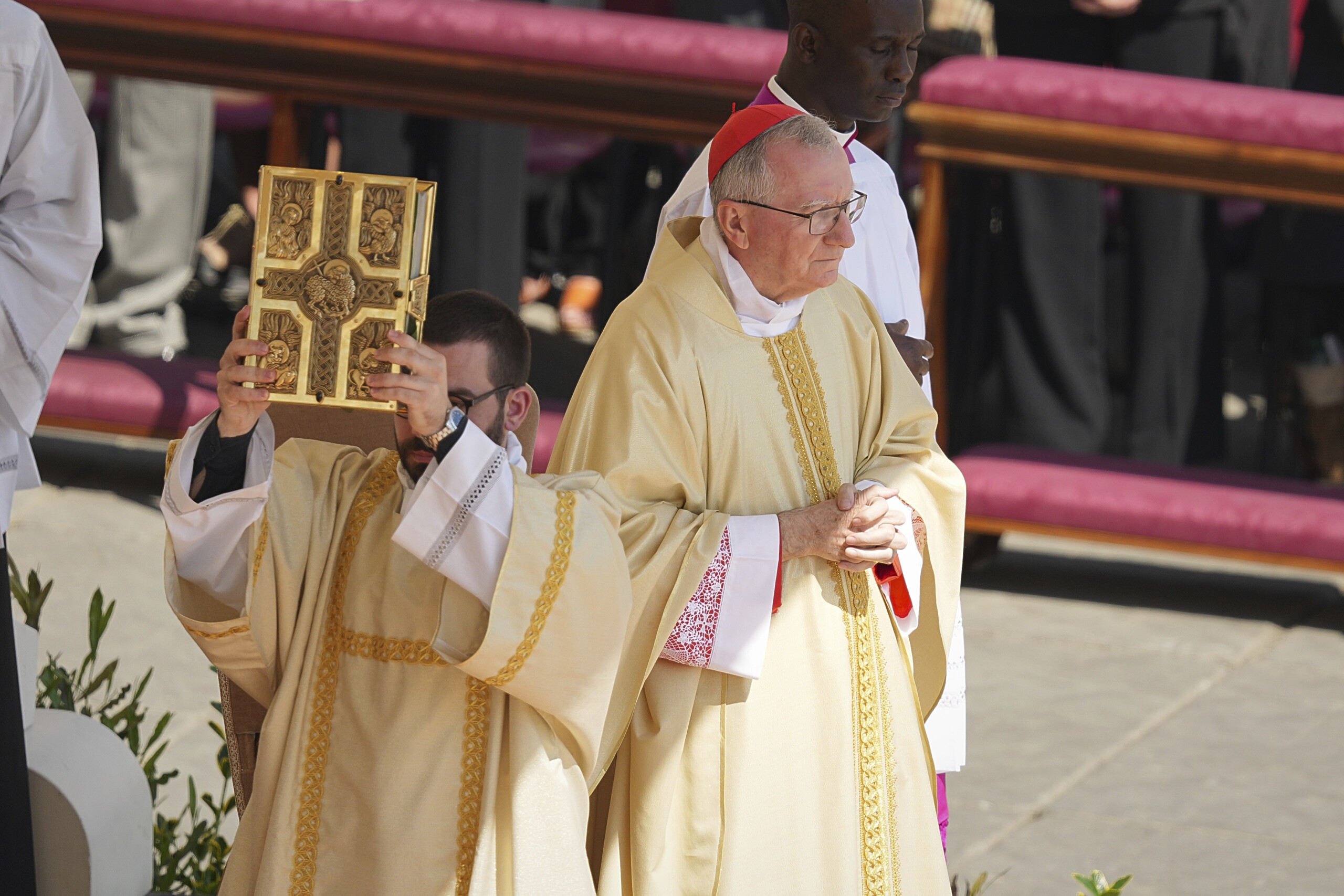 conclave bruni aucun malaise pour parolin scaled