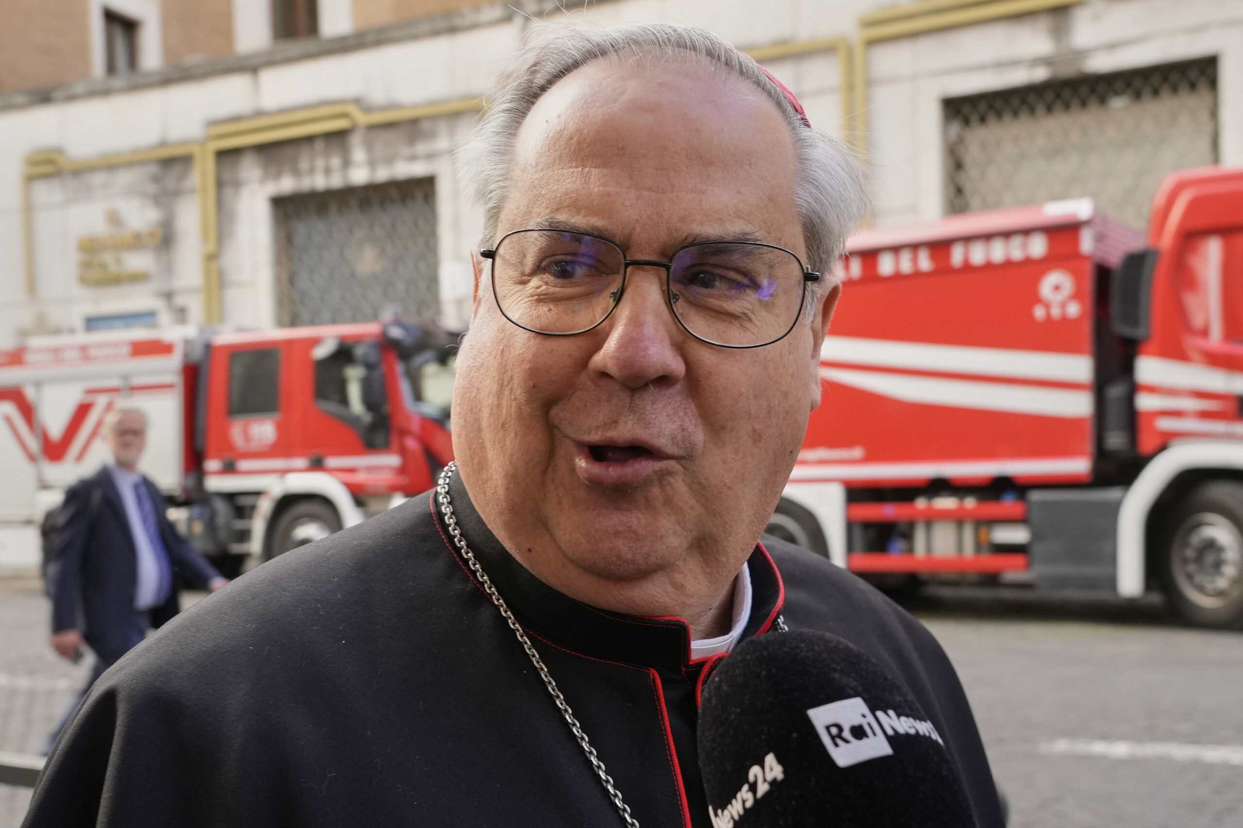conclave le cardinal rossi nous navons pas encore de nom nous esperons un heritier de francois scaled
