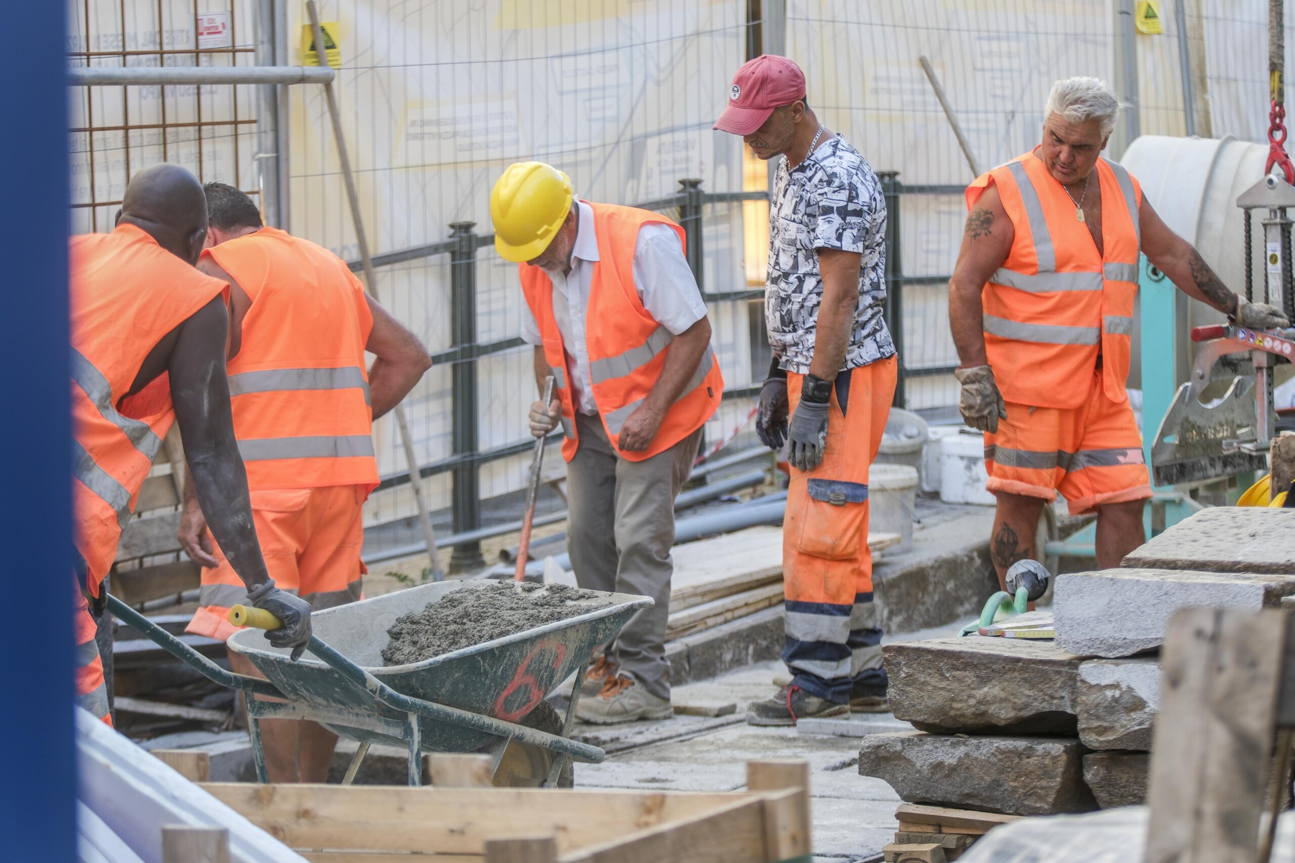 emploi istat 01 en mars baisse de 16 000 unites scaled