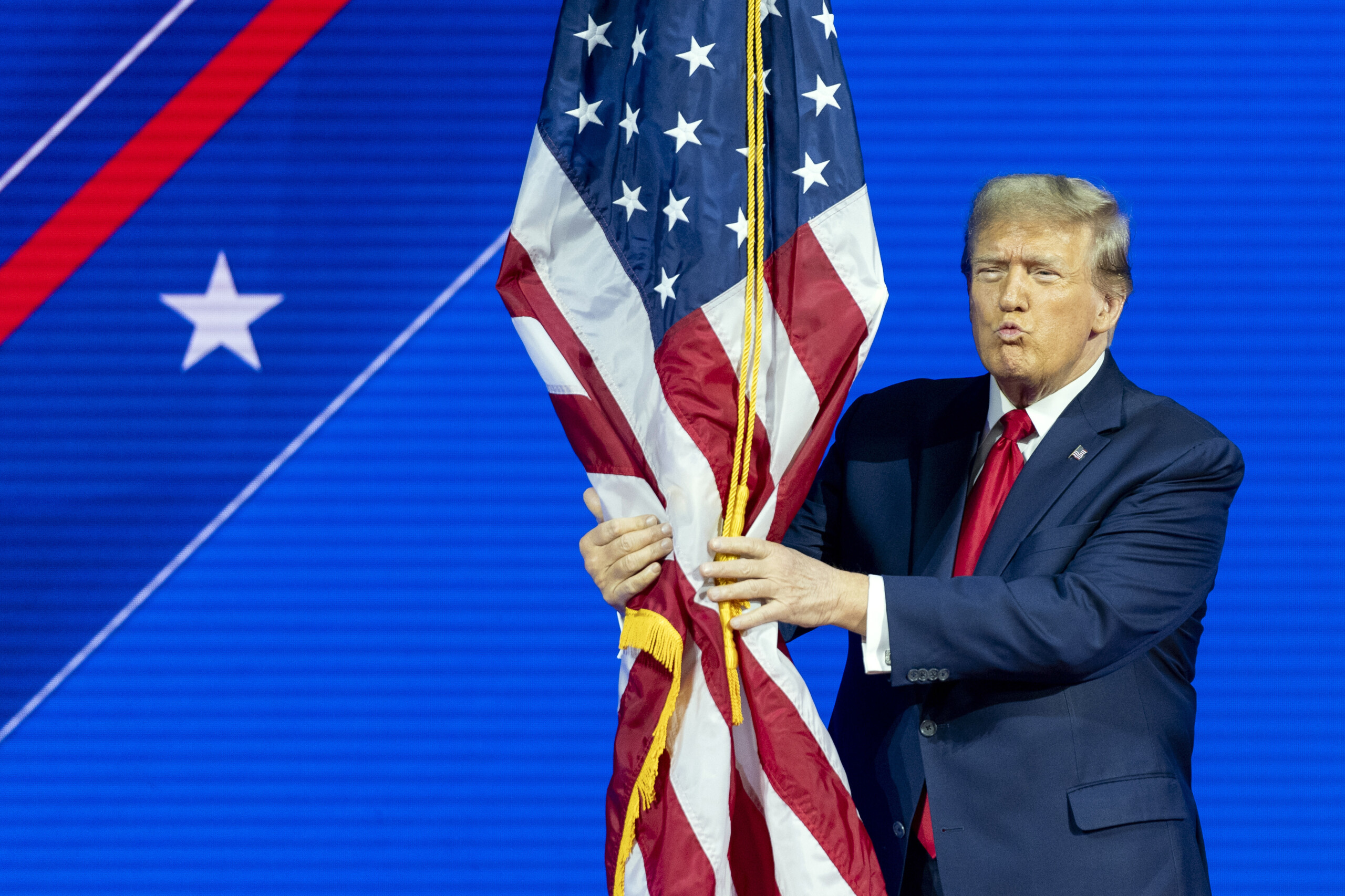 trump les magnats de linternet me lechent maintenant les bottes scaled