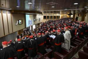 conclave le cardinal semeraro le pape doit etre un chef dorchestre pas un soliste