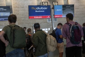 plus de 20 vols annules aujourdhui a tel aviv apres un tir de missile houthi