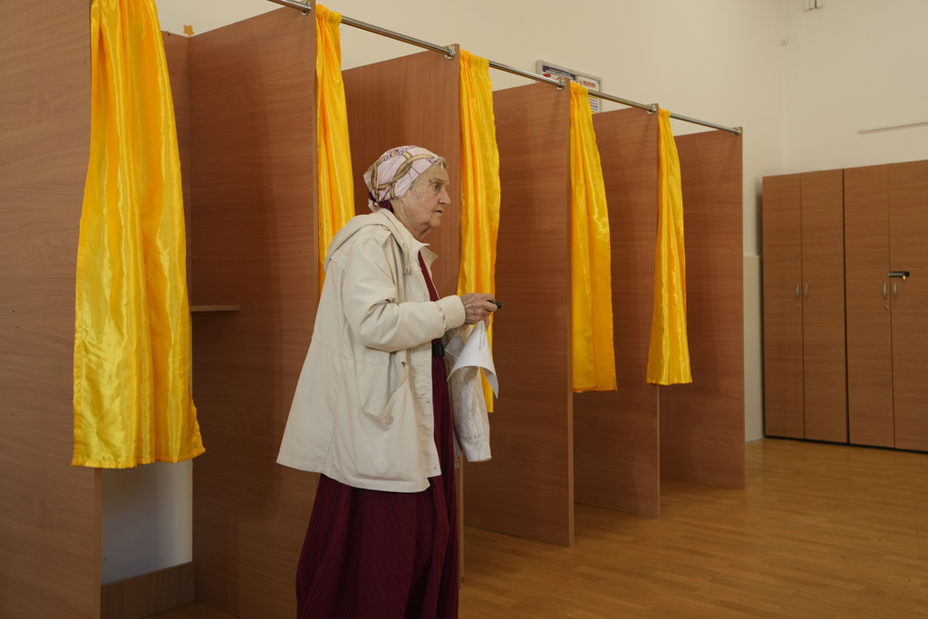 roumanie ouverture des bureaux de vote pour les elections presidentielles