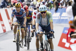 tour de romandie evenepoel remporte le chrono final la victoire finale pour joao almeida