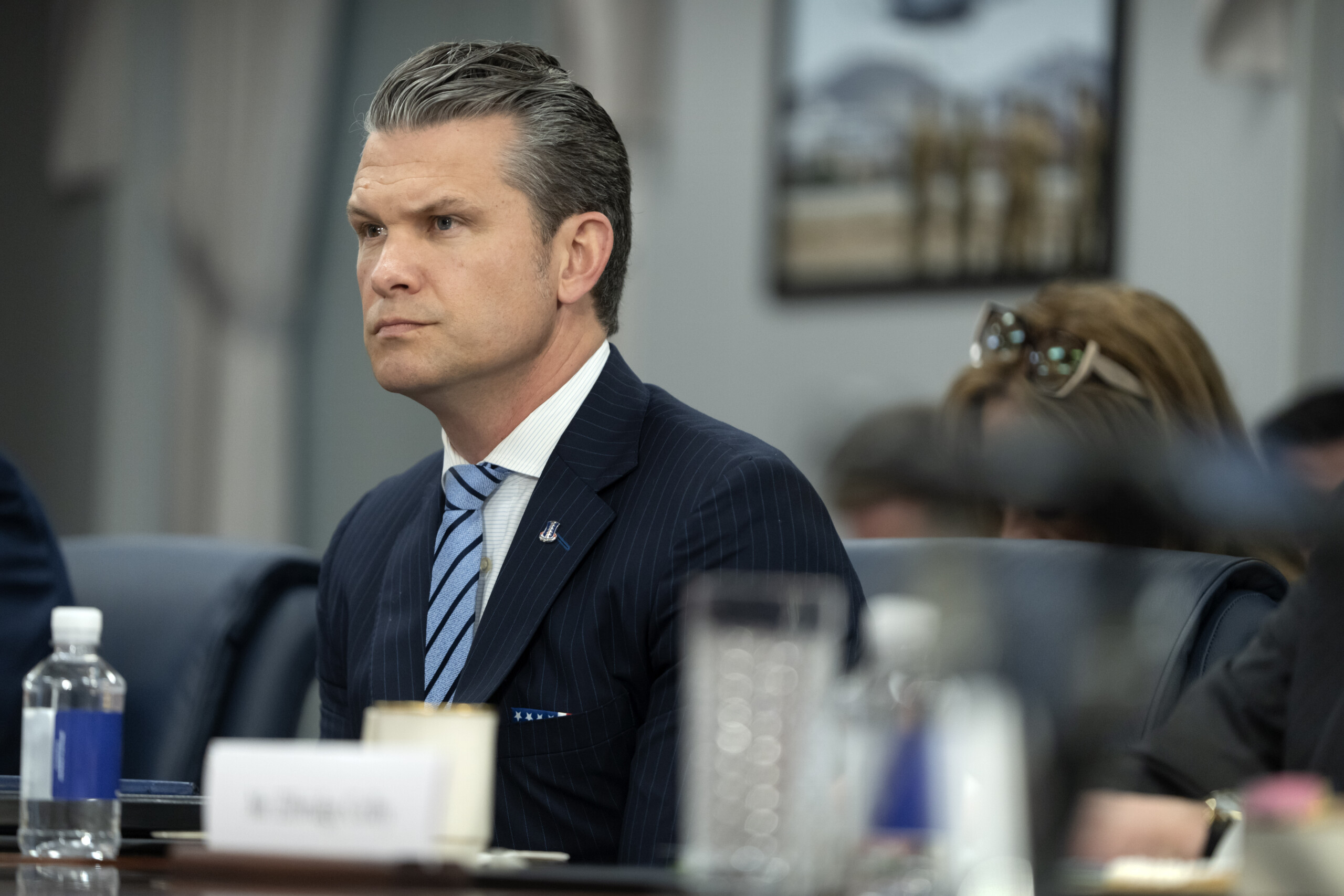etats unis le secretaire a la defense hegseth ordonne une reduction de 20 des generaux et amiraux scaled