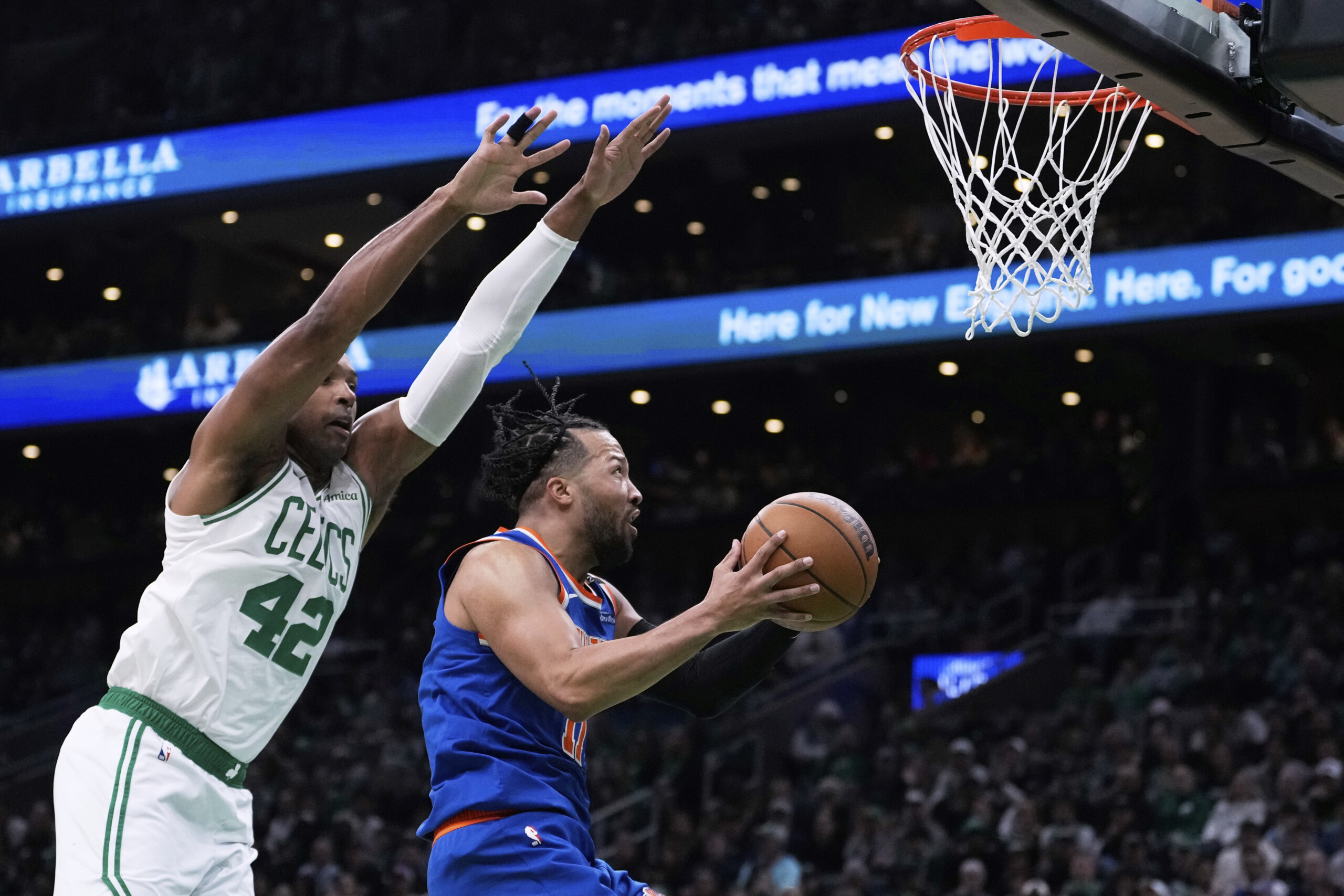 playoffs nba victoires a lexterieur pour les knicks et les nuggets scaled