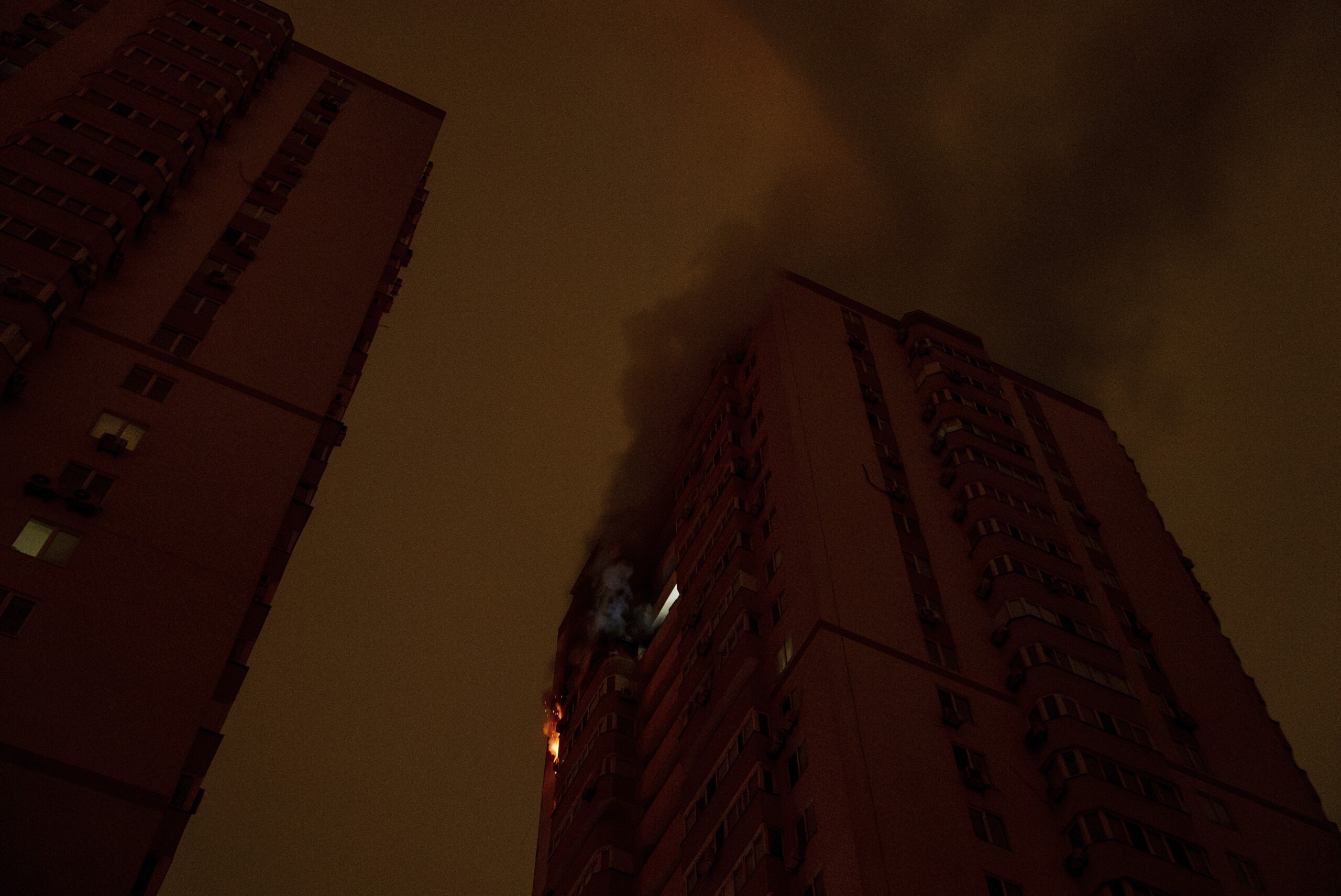 ukraine missiles et drones russes sur kiev 2 morts et 8 blesses scaled