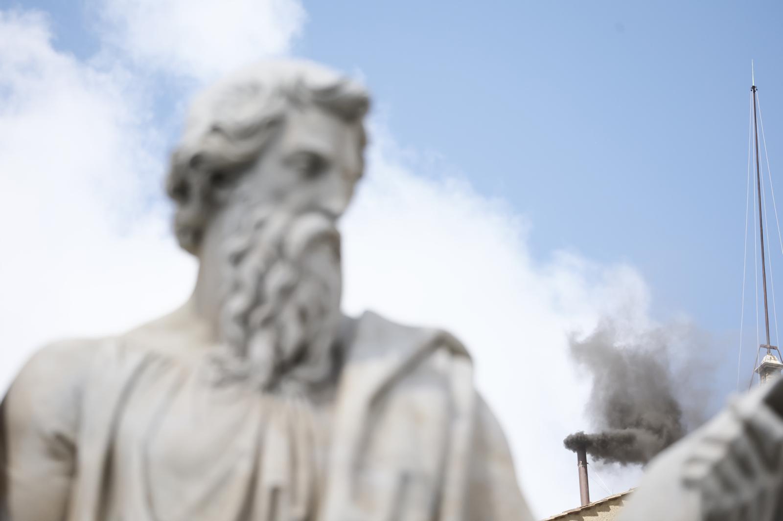 conclave deuxieme fumee noire
