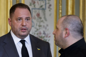 ukraine kiev a eu des discussions en ligne avec les etats unis et lue sur une treve de 30 jours