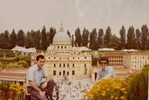 le pape une vieille photo de leon xiv a minitalia a leolandia