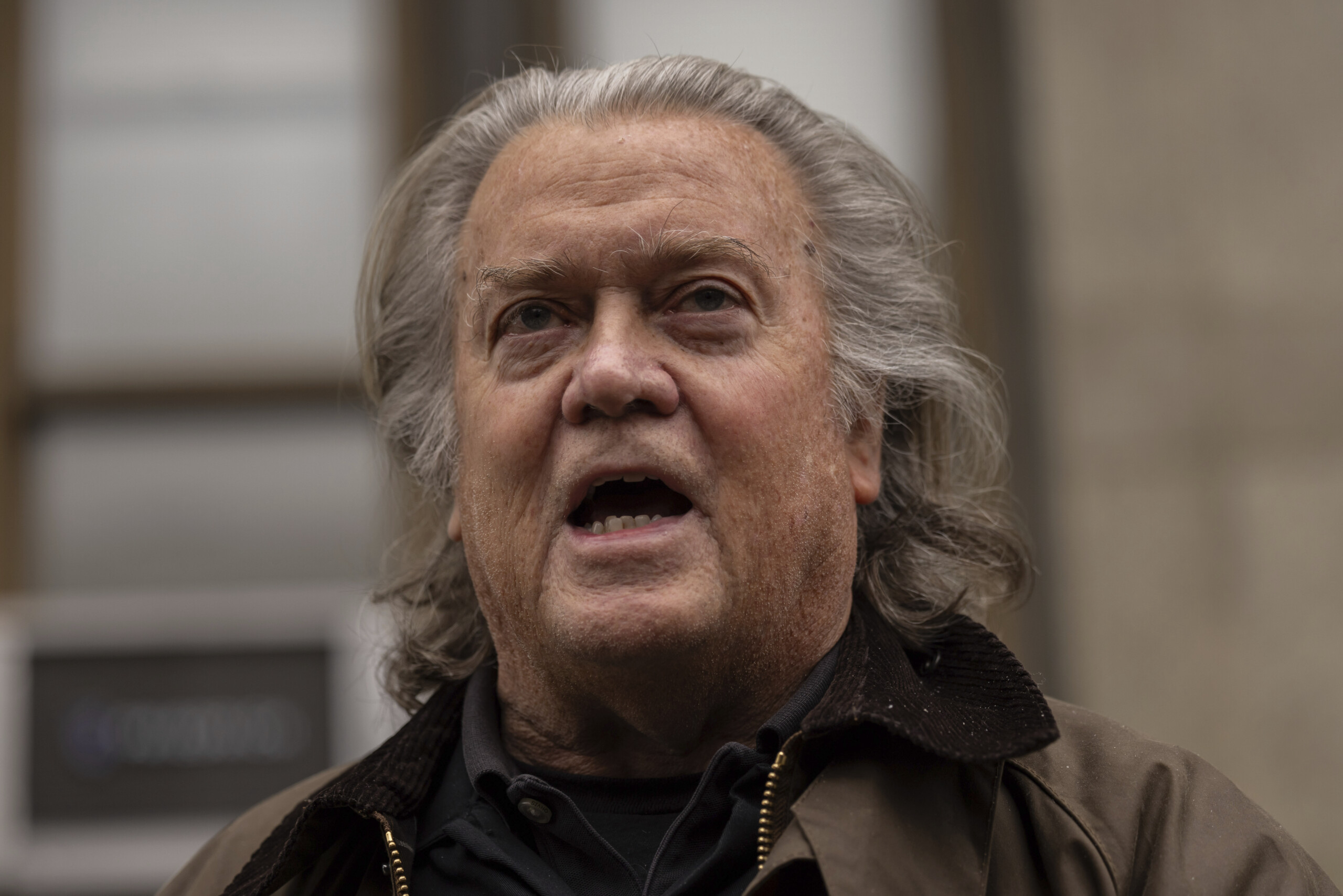 pape leon xiv bannon le pire choix pour les catholiques maga cest un vote anti trump scaled