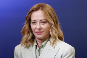 ukraine meloni en videoconference a la reunion des dirigeants paix juste et durable