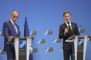 ukraine rutte avec les volontaires un cessez le feu de 30 jours sans conditions est necessaire