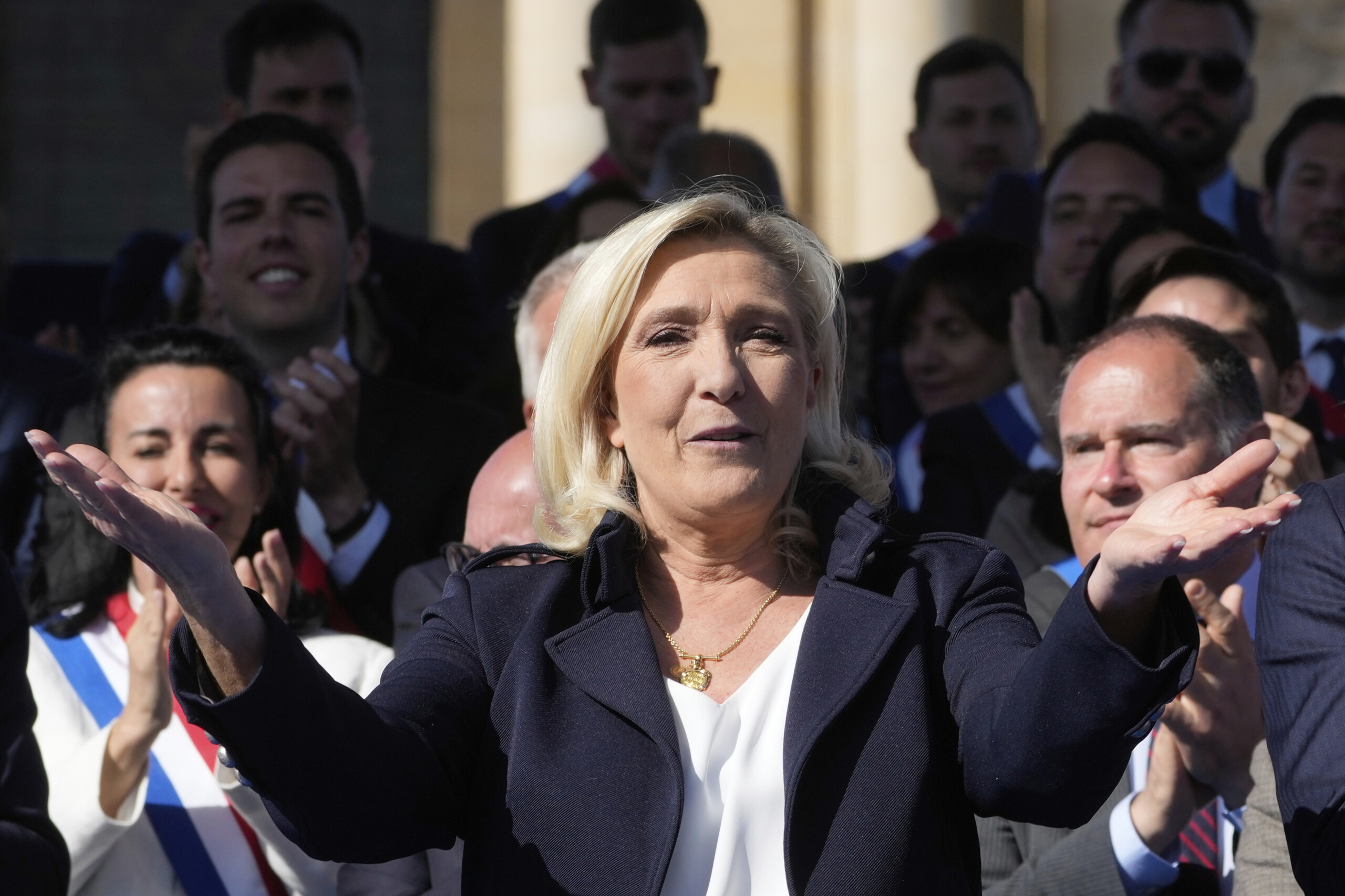 le pen jespere quil y aura des occasions de collaborer avec meloni scaled