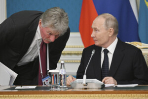 ukraine kremlin la proposition de pourparlers montre le reel desir de paix de poutine