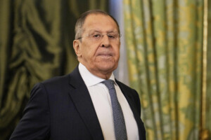 ukraine lavrov sentretient avec son homologue turc au sujet des pourparlers directs avec kiev a istanbul