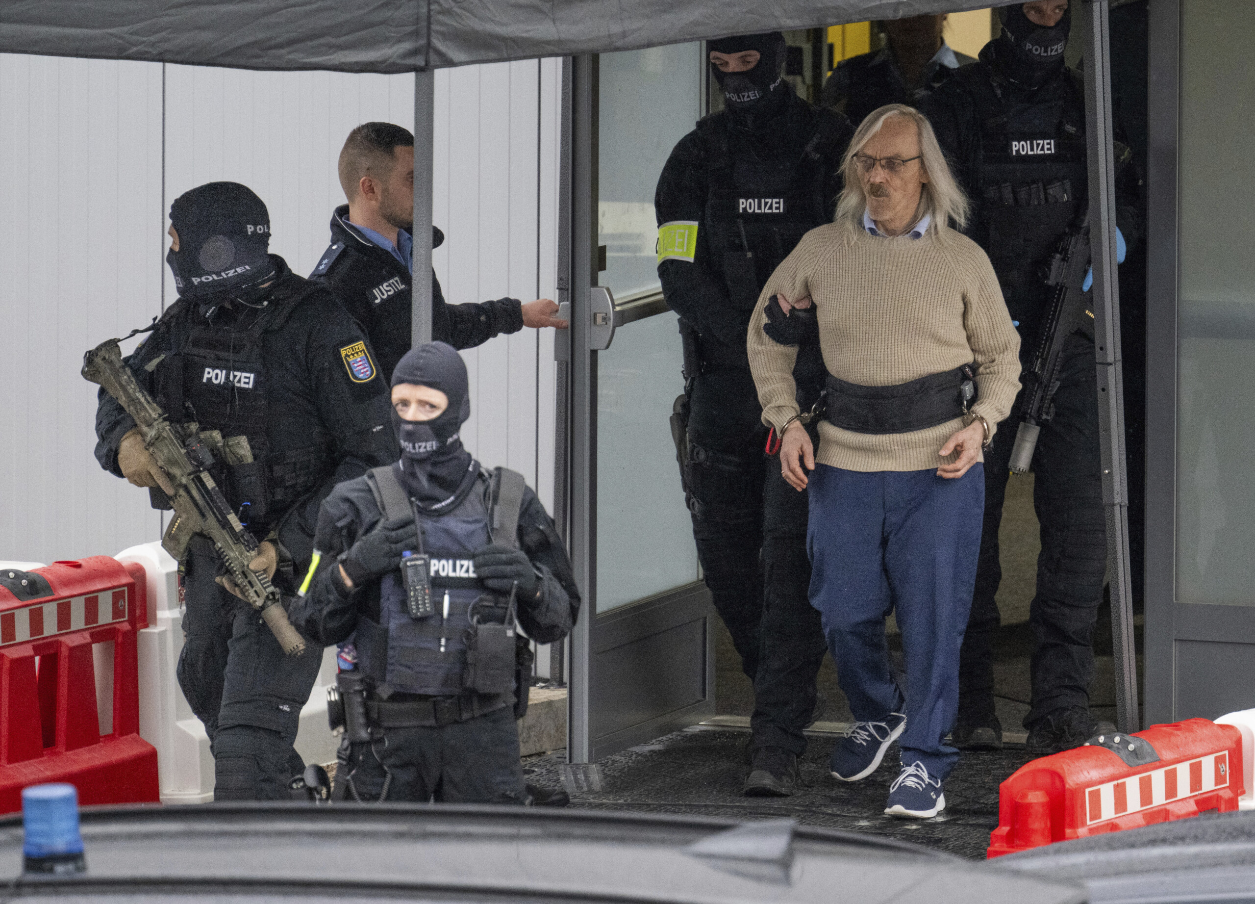 allemagne le gouvernement interdit le plus grand groupe des citoyens du reich scaled