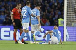 napoli traumatisme distorsivo a la cheville pour lobotka