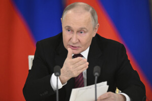 ukraine kremlin nous dirons qui ira a istanbul lorsque poutine le jugera necessaire