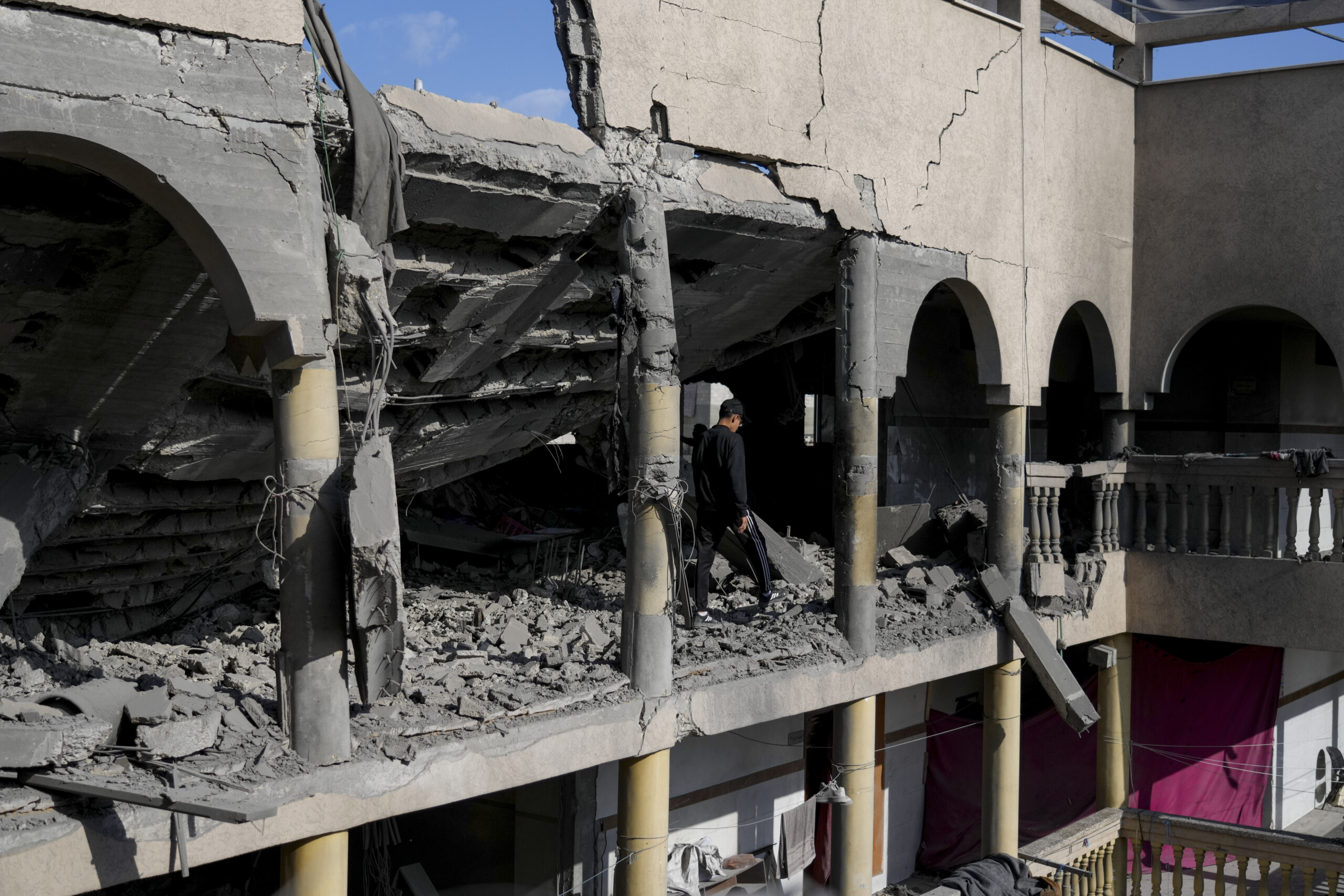 moyen orient le bilan des dernieres frappes israeliennes sur gaza seleve a au moins 70 victimes scaled