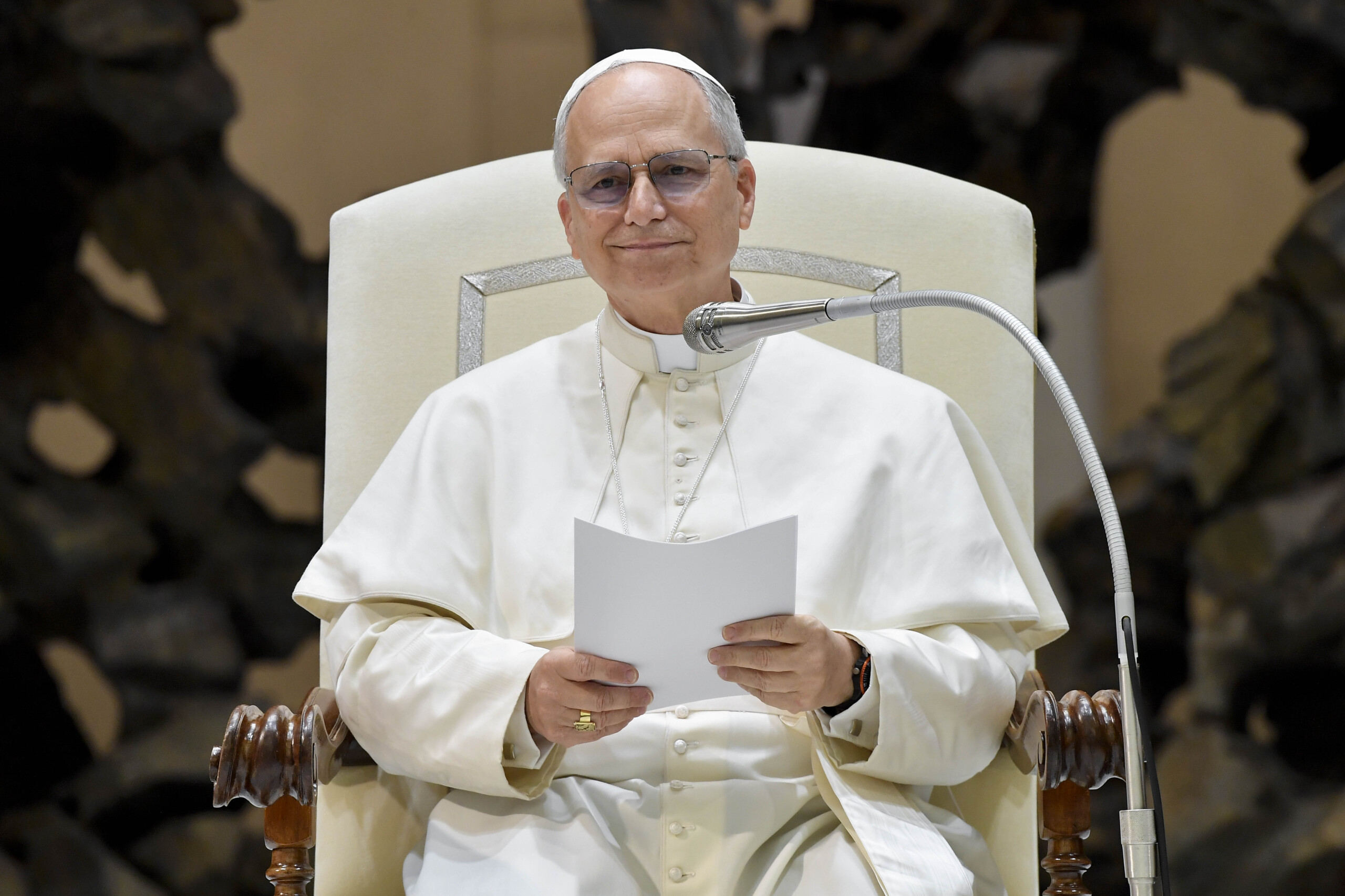 pape rencontre entre leon xiv et sinner dans les couloirs de la salle paul vi la famille poggi des hypotheses extravagantes de la part du procureur qui ignore les verdicts scaled