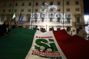 referendum flashmob europa projection dune invitation a voter sur le palazzo chigi